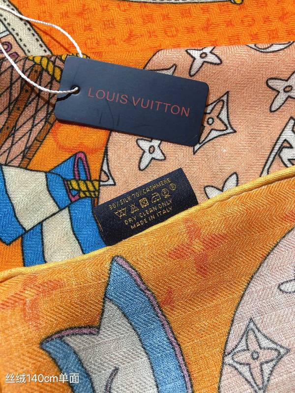 Louis Vuitton Scarf LVC00577